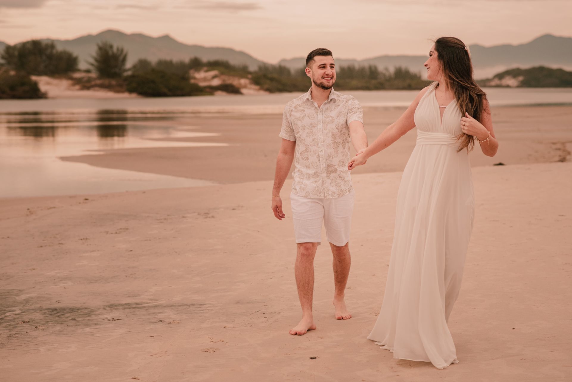 Foto Ensaio Pré Wedding na Guarda do Embaú/SC | Matheus & Andressa  - Imagem 46