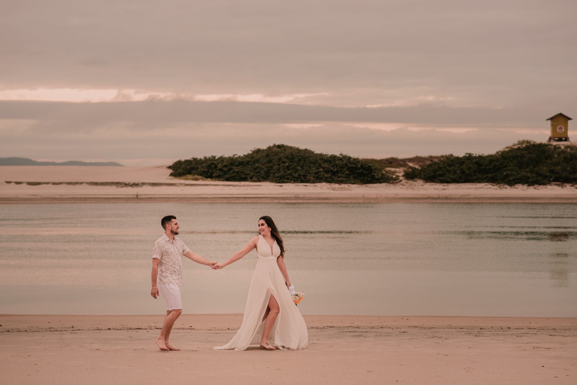 Foto Ensaio Pré Wedding na Guarda do Embaú/SC | Matheus & Andressa  - Imagem 42