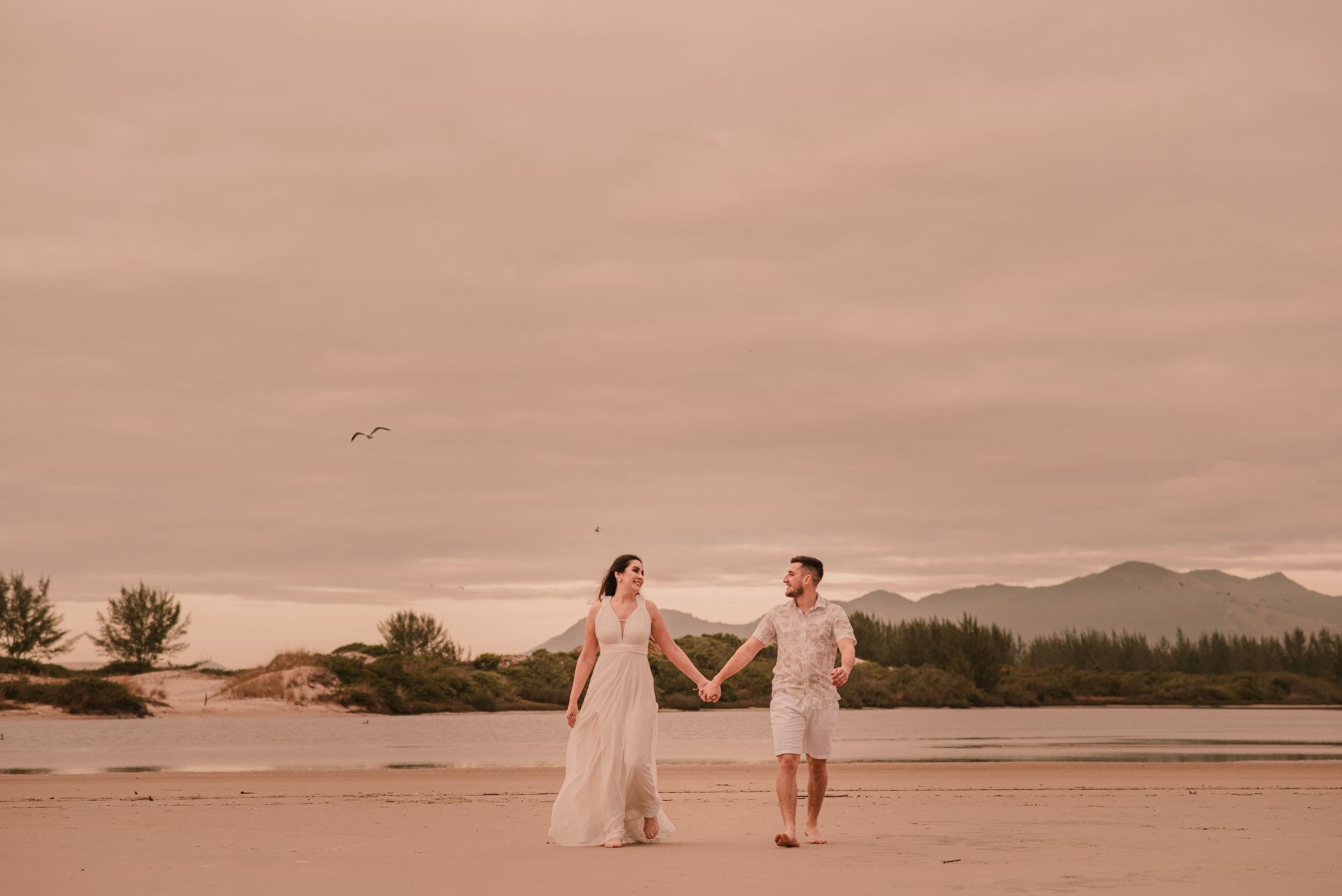 Foto Ensaio Pré Wedding na Guarda do Embaú/SC | Matheus & Andressa  - Imagem 60