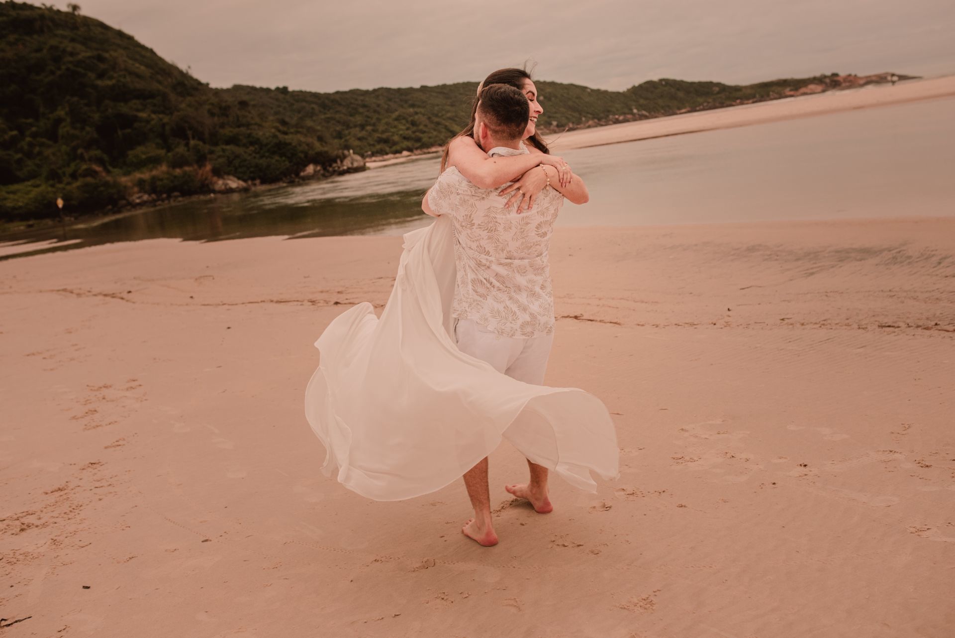 Foto Ensaio Pré Wedding na Guarda do Embaú/SC | Matheus & Andressa  - Imagem 52