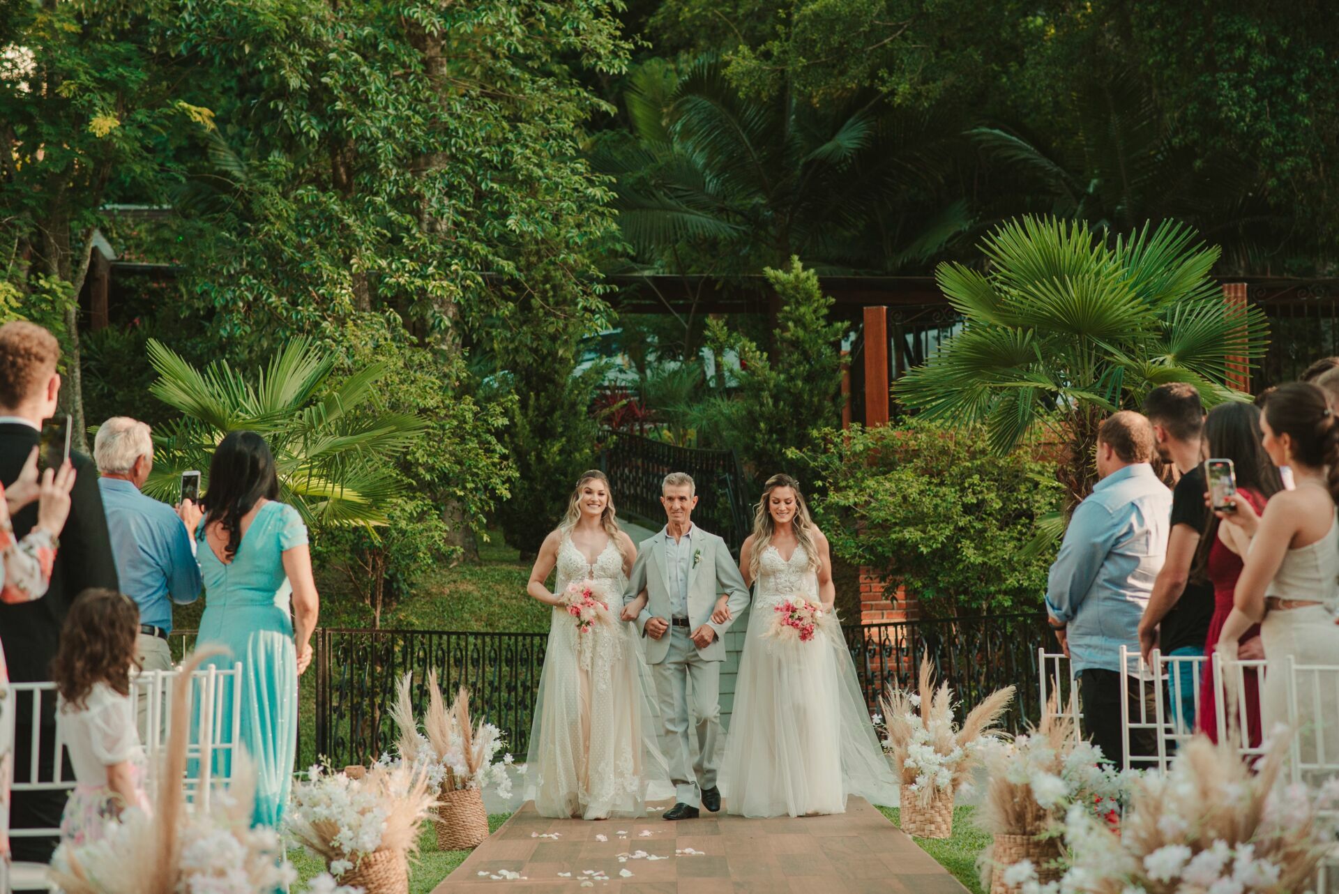 Foto Casamento Duplo na Chácara do Cris | Marco & Ju | Fabricio e Nah - Imagem 56