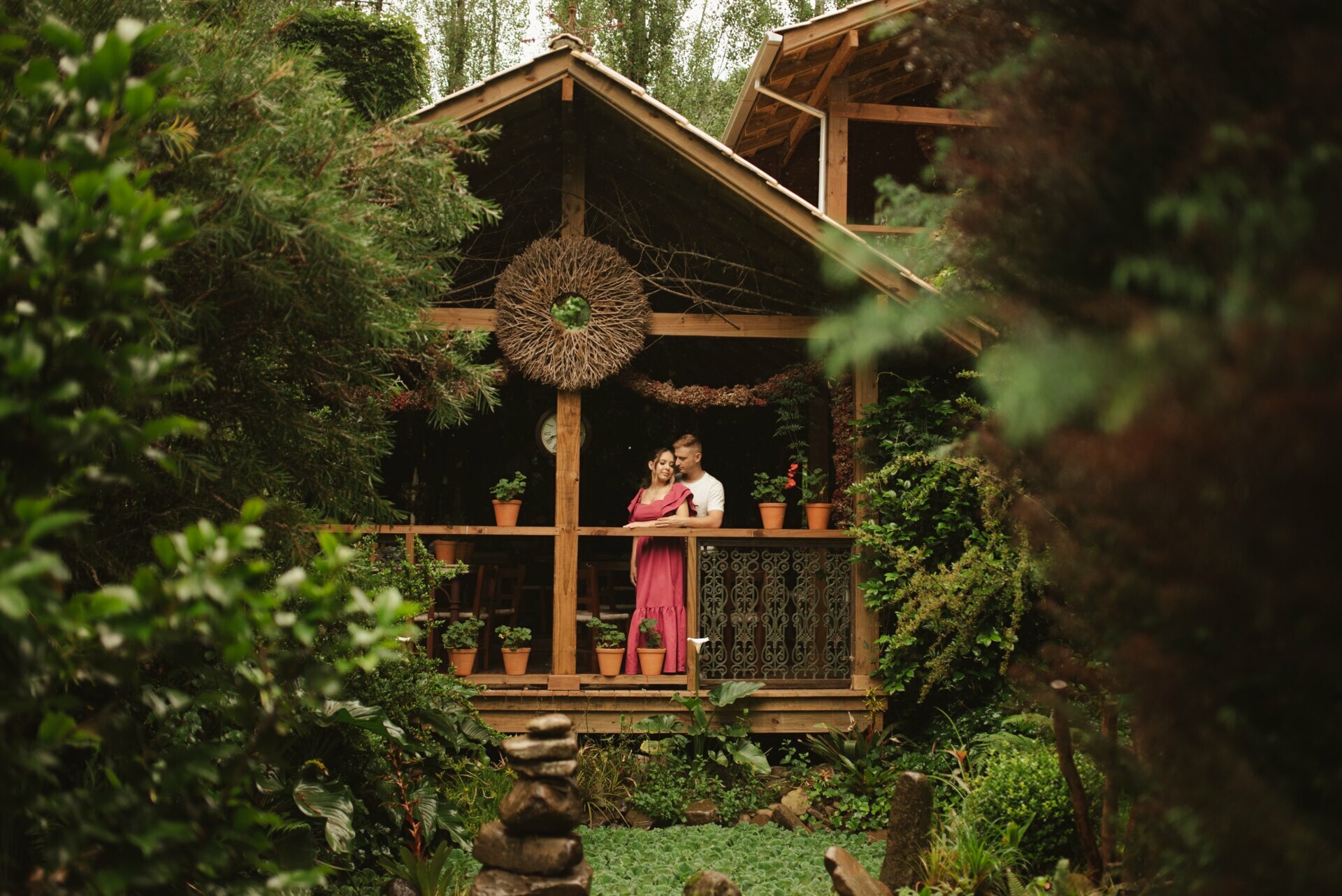 Ensaio Pré Wedding no Jardim Secreto Ville de France | Mari & Vagner 
